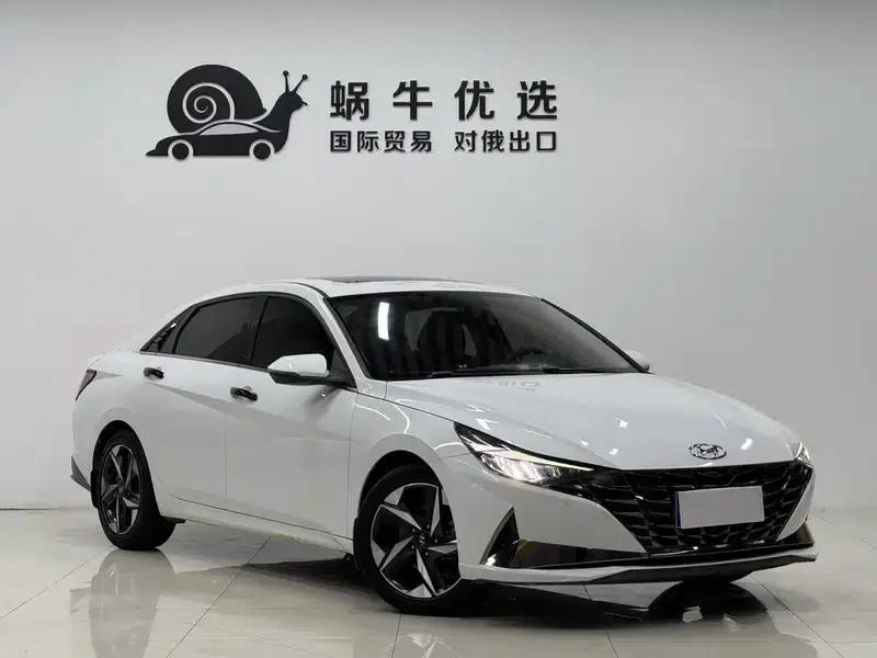 Hyundai Elantra 2022 1.5L CVT LUX Premium Edition — миниатюра 3