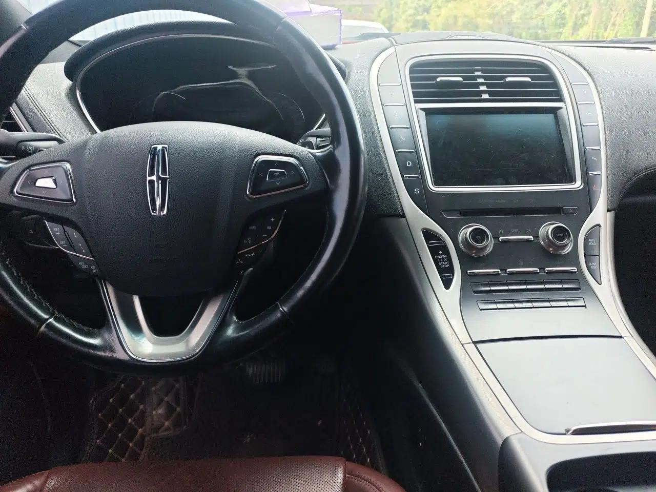 Lincoln MKX 2015 2.0T Four-Wheel Drive Luxury Edition — миниатюра 9