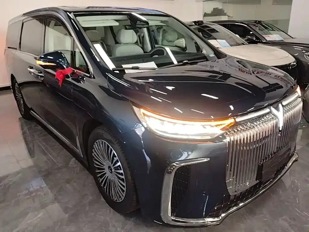 Voyah Dreamer 2025 PHEV AWD Flagship Kunpeng Edition — миниатюра 4