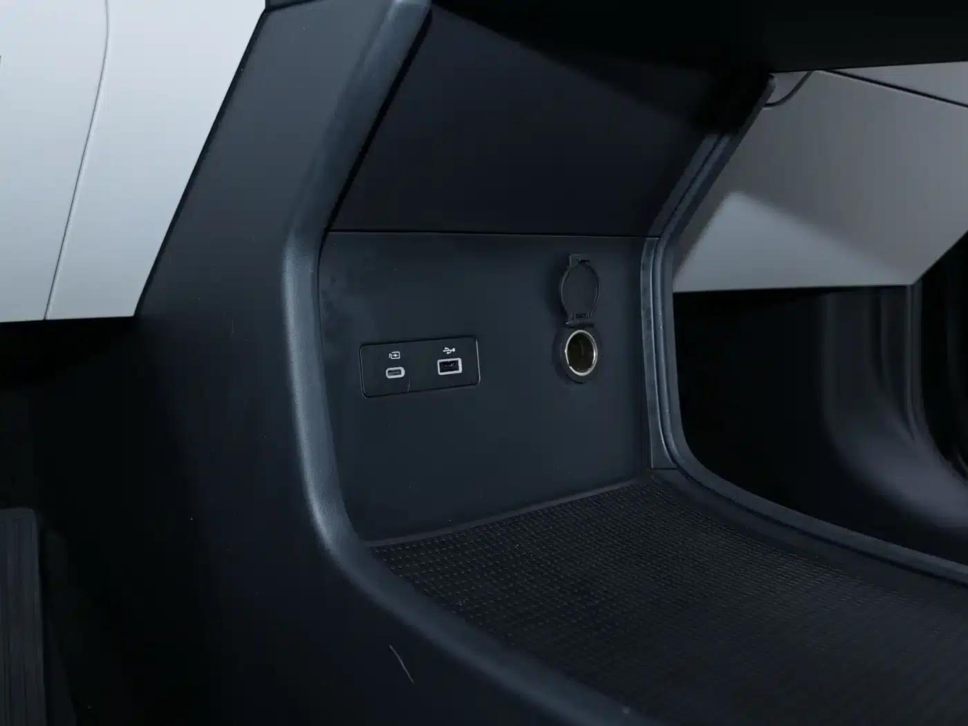 Voyah 2024 Long Range Supercharging Edition — миниатюра 10