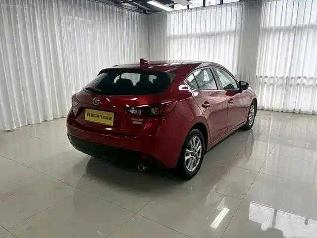 Mazda3 Axela 2016 Hatchback 1.5L Automatic Comfort — миниатюра 3