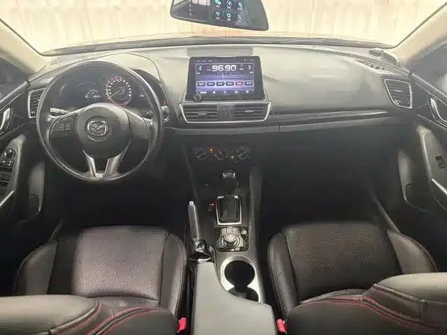 Mazda3 Axela 2016 Hatchback 1.5L Automatic Comfort — миниатюра 4