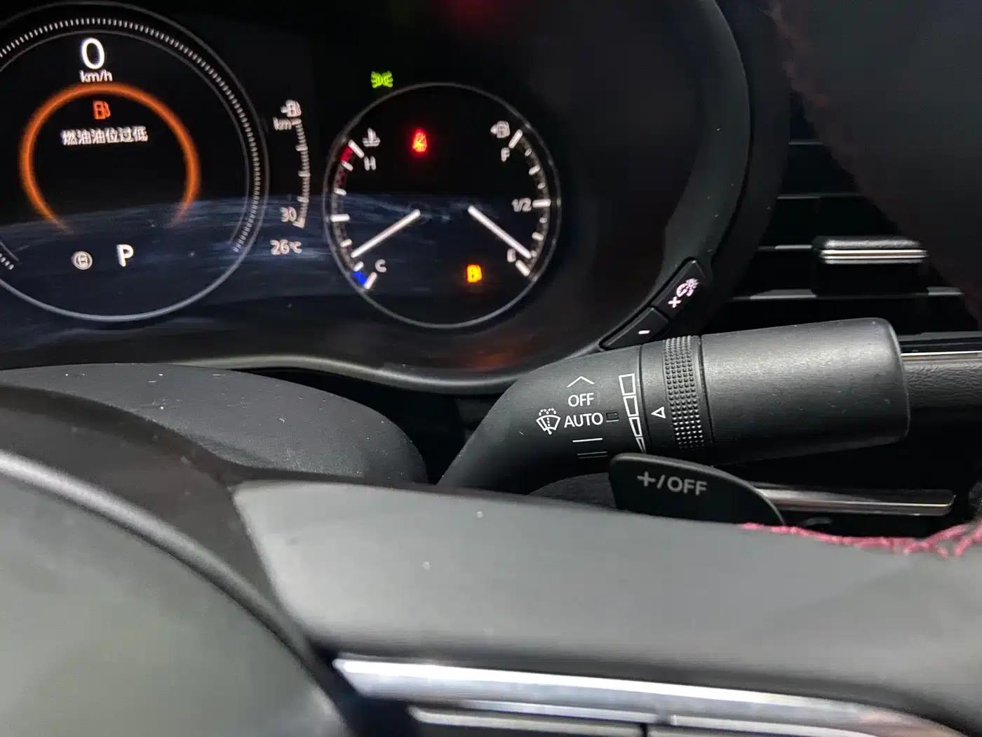 Mazda3 Axela 2022 2.0L Automatic Premium Edition — миниатюра 20