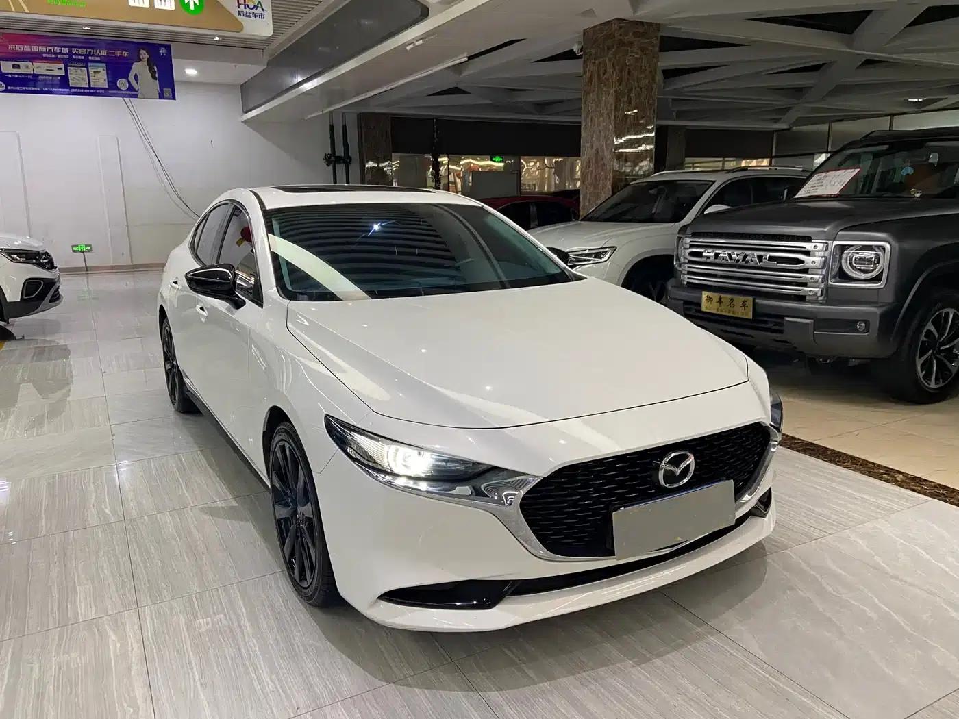 Mazda3 Axela 2022 2.0L Automatic Premium Edition — миниатюра 3