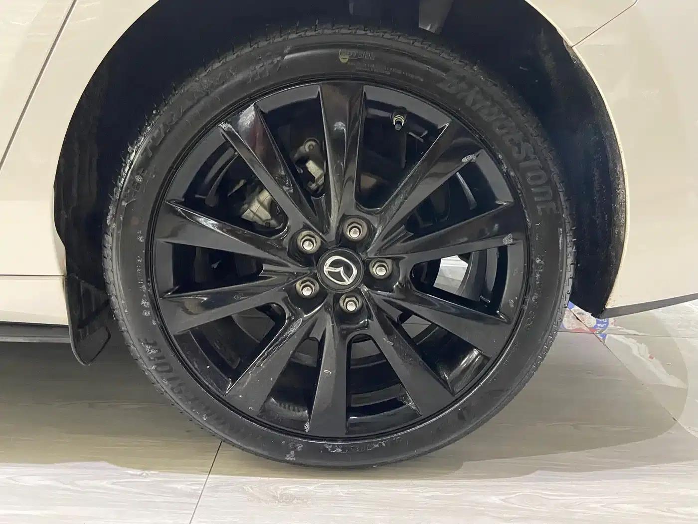 Mazda3 Axela 2022 2.0L Automatic Premium Edition — миниатюра 10