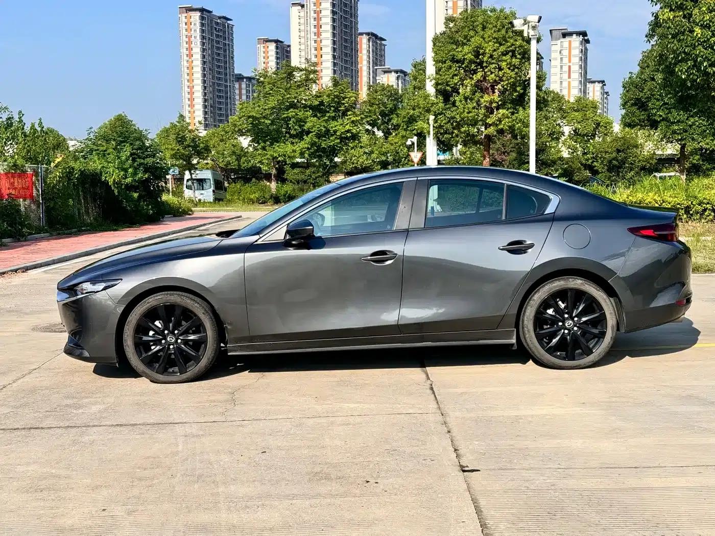Mazda3 Axela 2023 2.0L Automatic Premium Edition — миниатюра 4