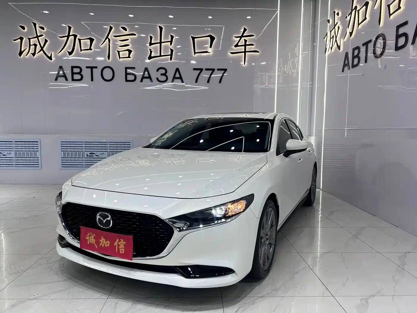 Mazda3 Axela 2021 2.0L Automatic Premium Edition — миниатюра 1