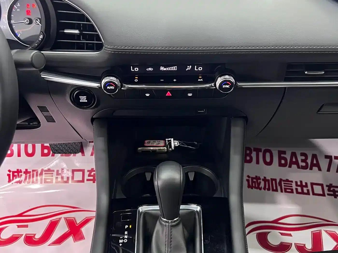 Mazda3 Axela 2021 2.0L Automatic Premium Edition — миниатюра 12