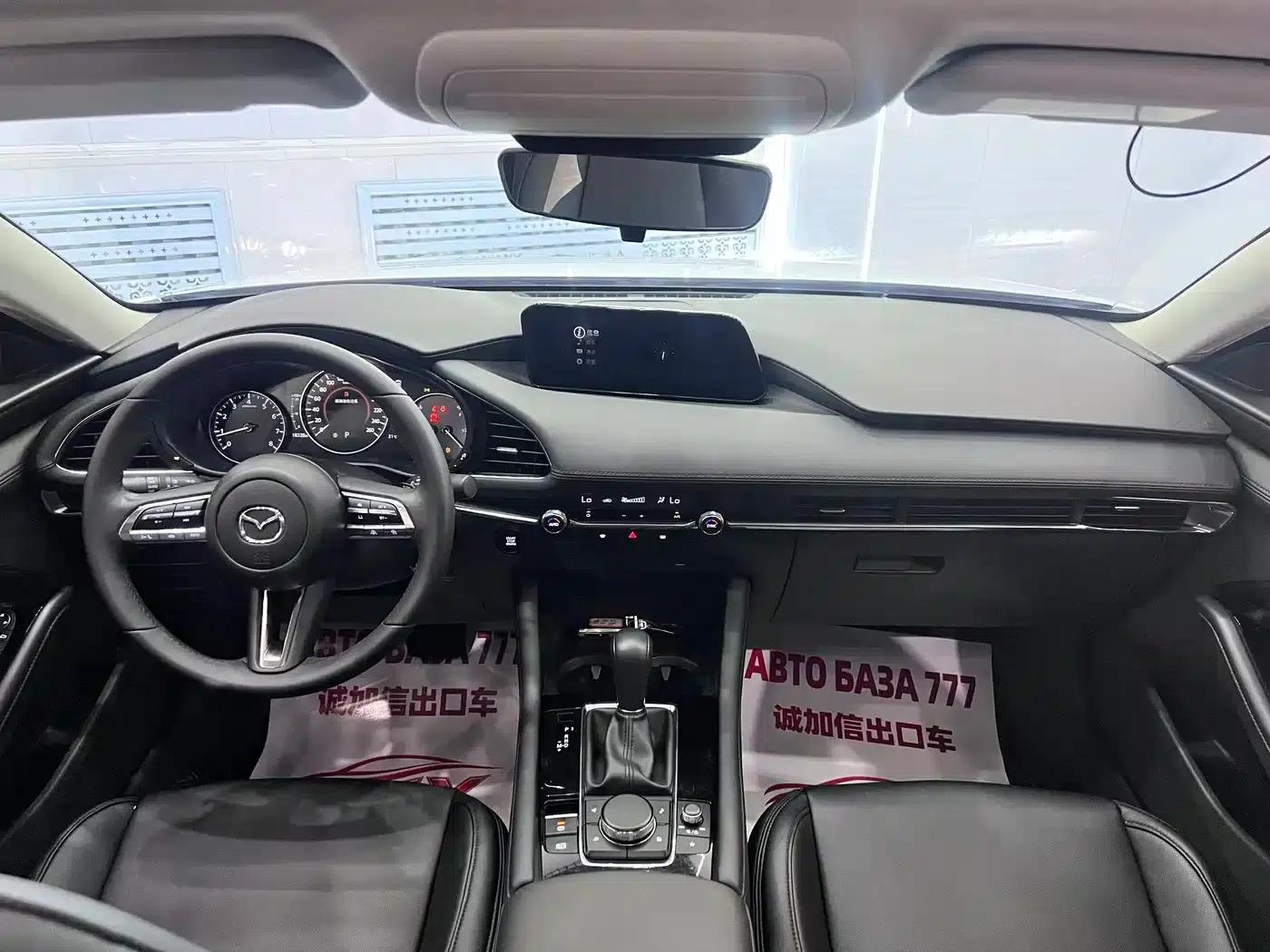 Mazda3 Axela 2021 2.0L Automatic Premium Edition — миниатюра 15