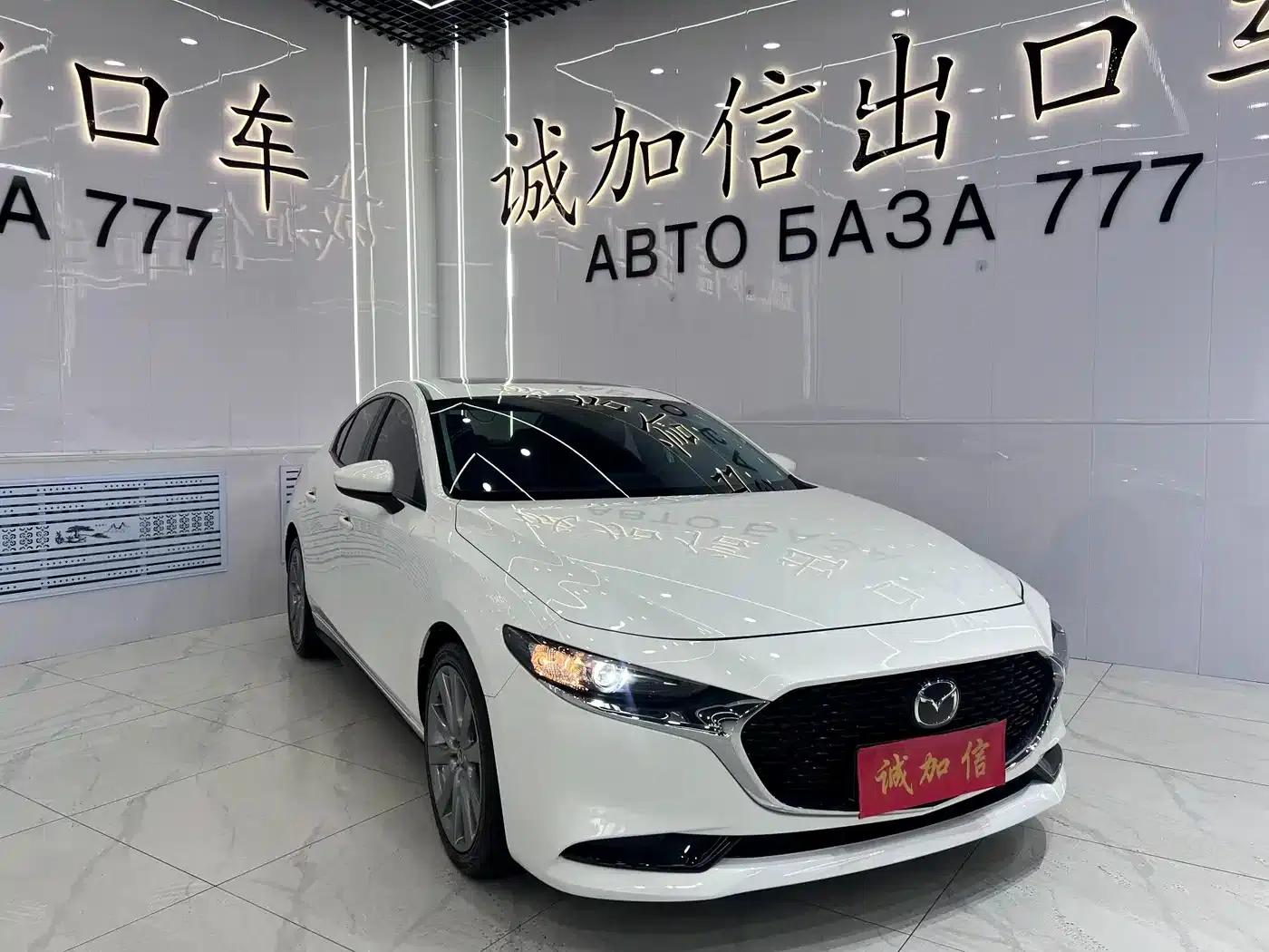 Mazda3 Axela 2021 2.0L Automatic Premium Edition — миниатюра 3