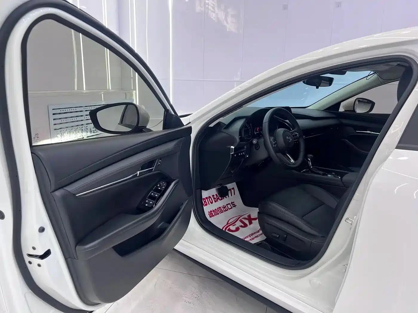 Mazda3 Axela 2021 2.0L Automatic Premium Edition — миниатюра 7