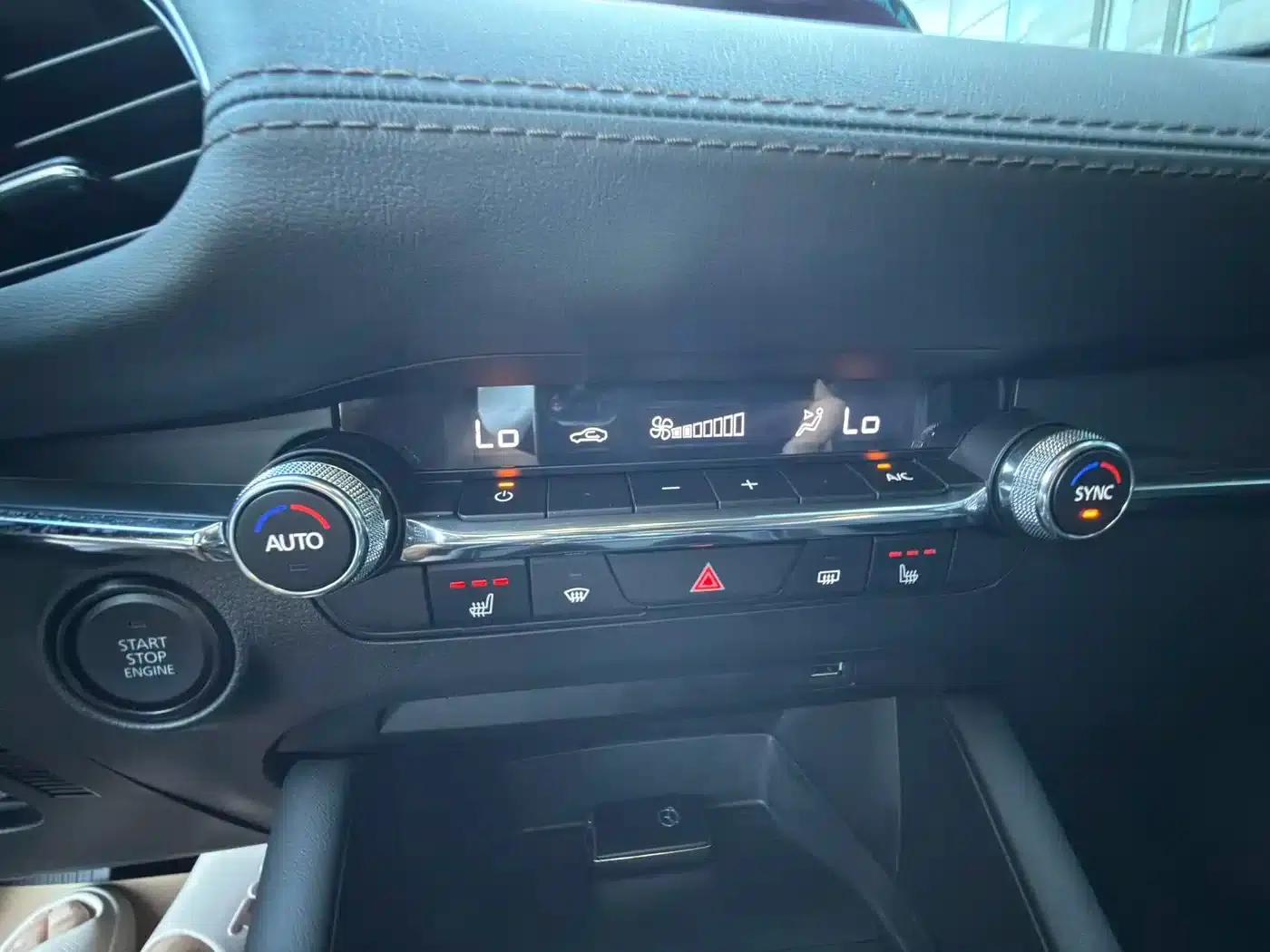 Mazda3 Axela 2023 2.0L Automatic Premium Edition — миниатюра 7