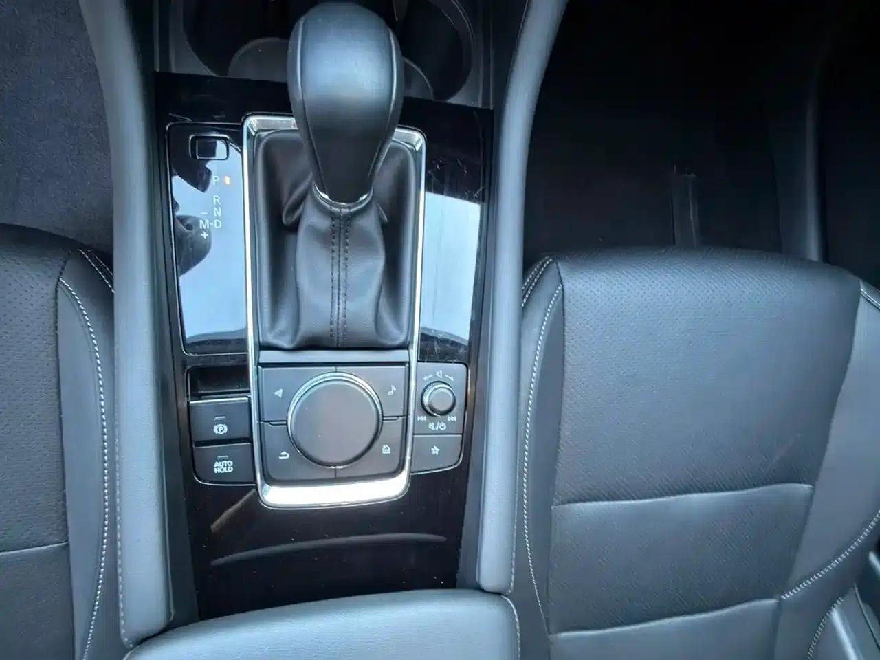 Mazda3 Axela 2023 2.0L Automatic Premium Edition — миниатюра 8