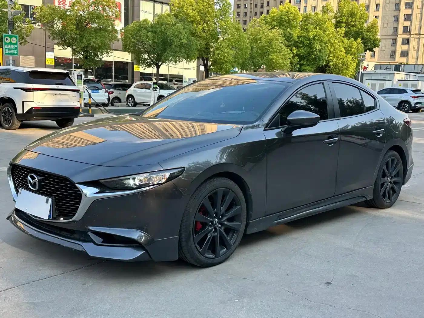 Mazda3 Axela 2023 2.0L Automatic Premium Edition — миниатюра 1