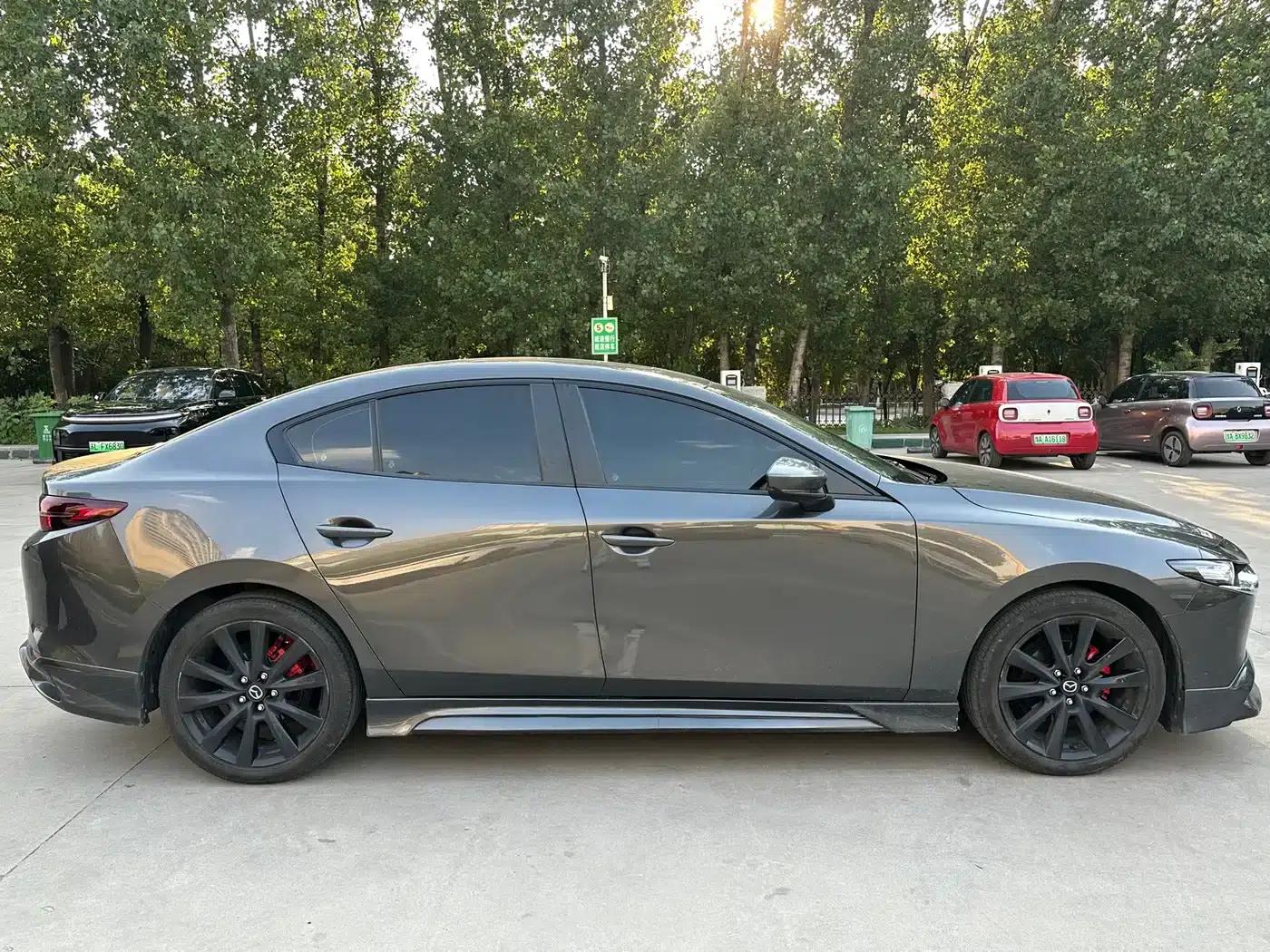 Mazda3 Axela 2023 2.0L Automatic Premium Edition — миниатюра 4
