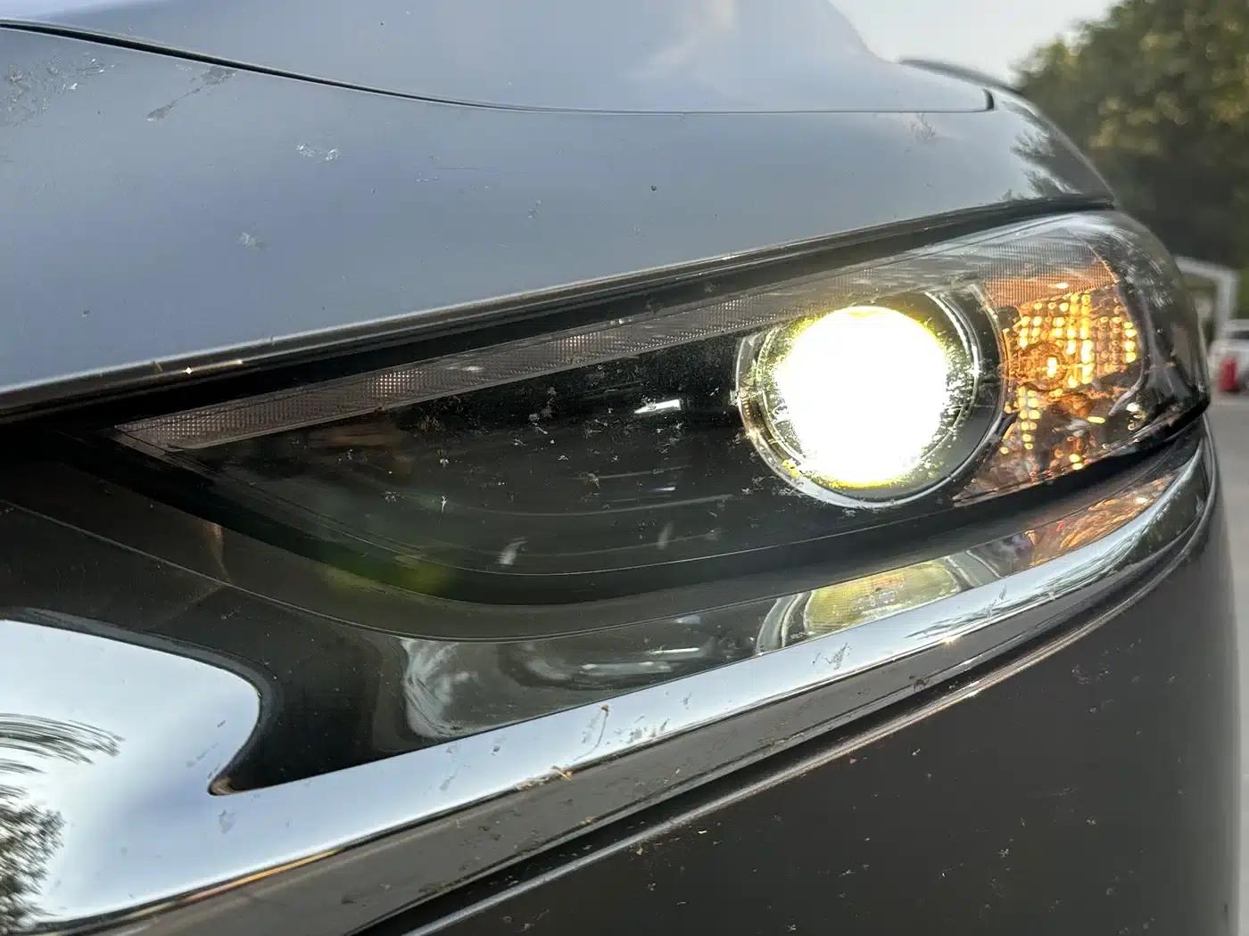 Mazda3 Axela 2023 2.0L Automatic Premium Edition — миниатюра 8