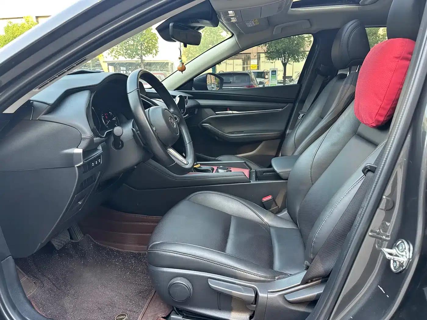 Mazda3 Axela 2023 2.0L Automatic Premium Edition — миниатюра 9