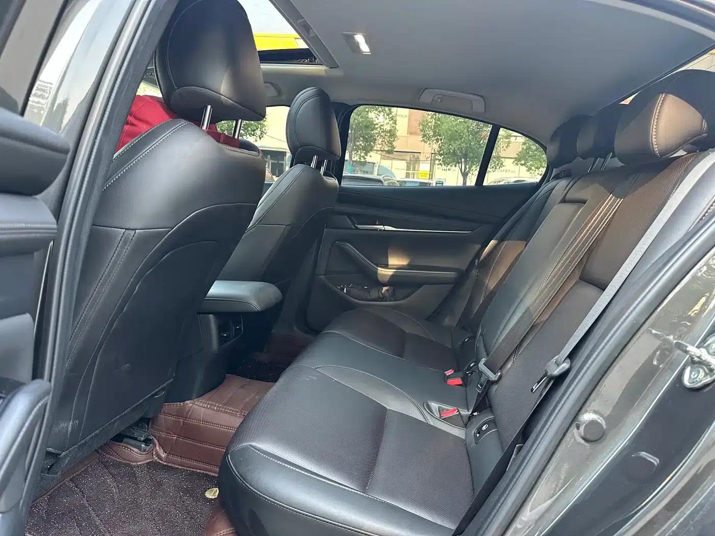Mazda3 Axela 2023 2.0L Automatic Premium Edition — миниатюра 10