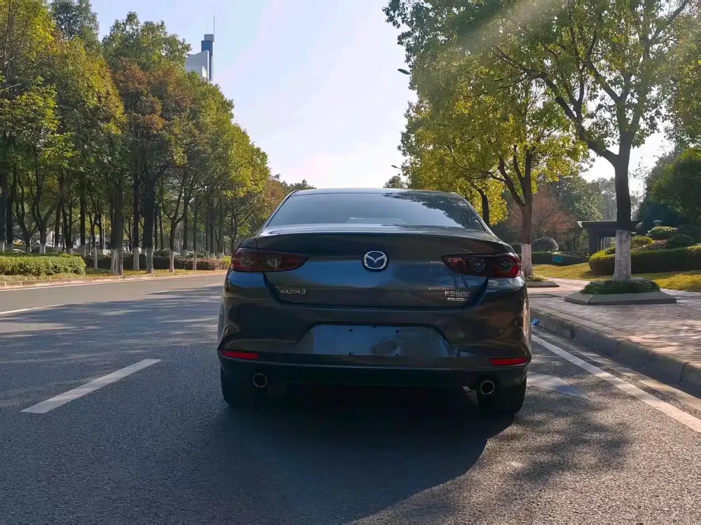 Mazda3 Axela 2022 2.0L Automatic Elegant Black Edition — миниатюра 8