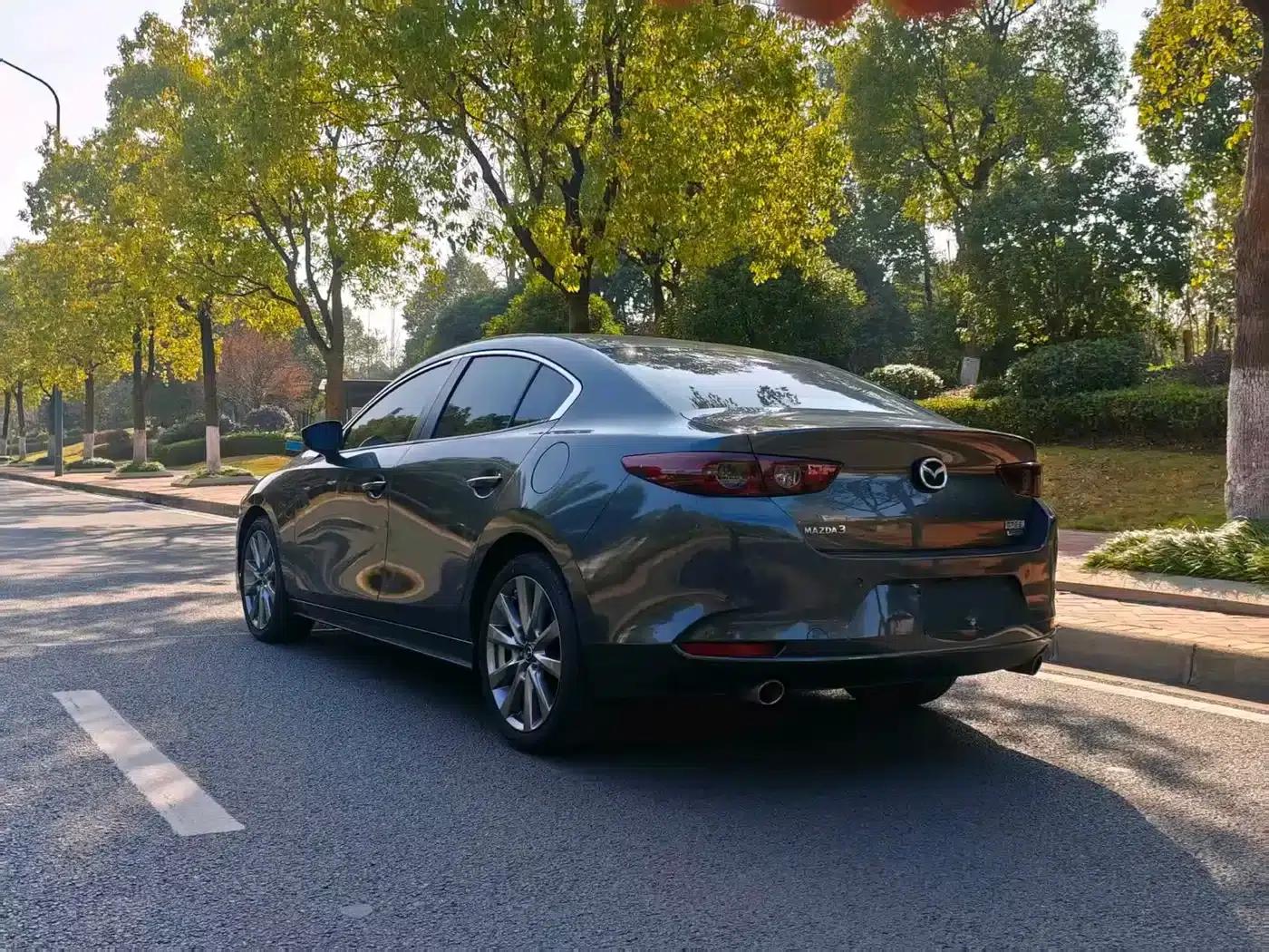 Mazda3 Axela 2022 2.0L Automatic Elegant Black Edition — миниатюра 9