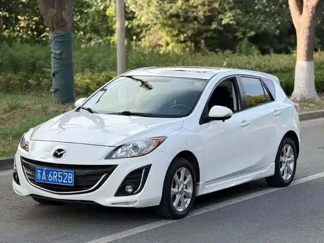 Mazda3 Axela 2015 Hatchback 2.0L Automatic Sport