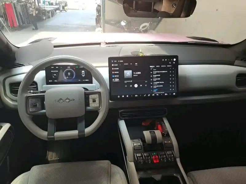 Titanium 3 2025 Model 501KM Rear-Wheel Drive Max Edition — миниатюра 10