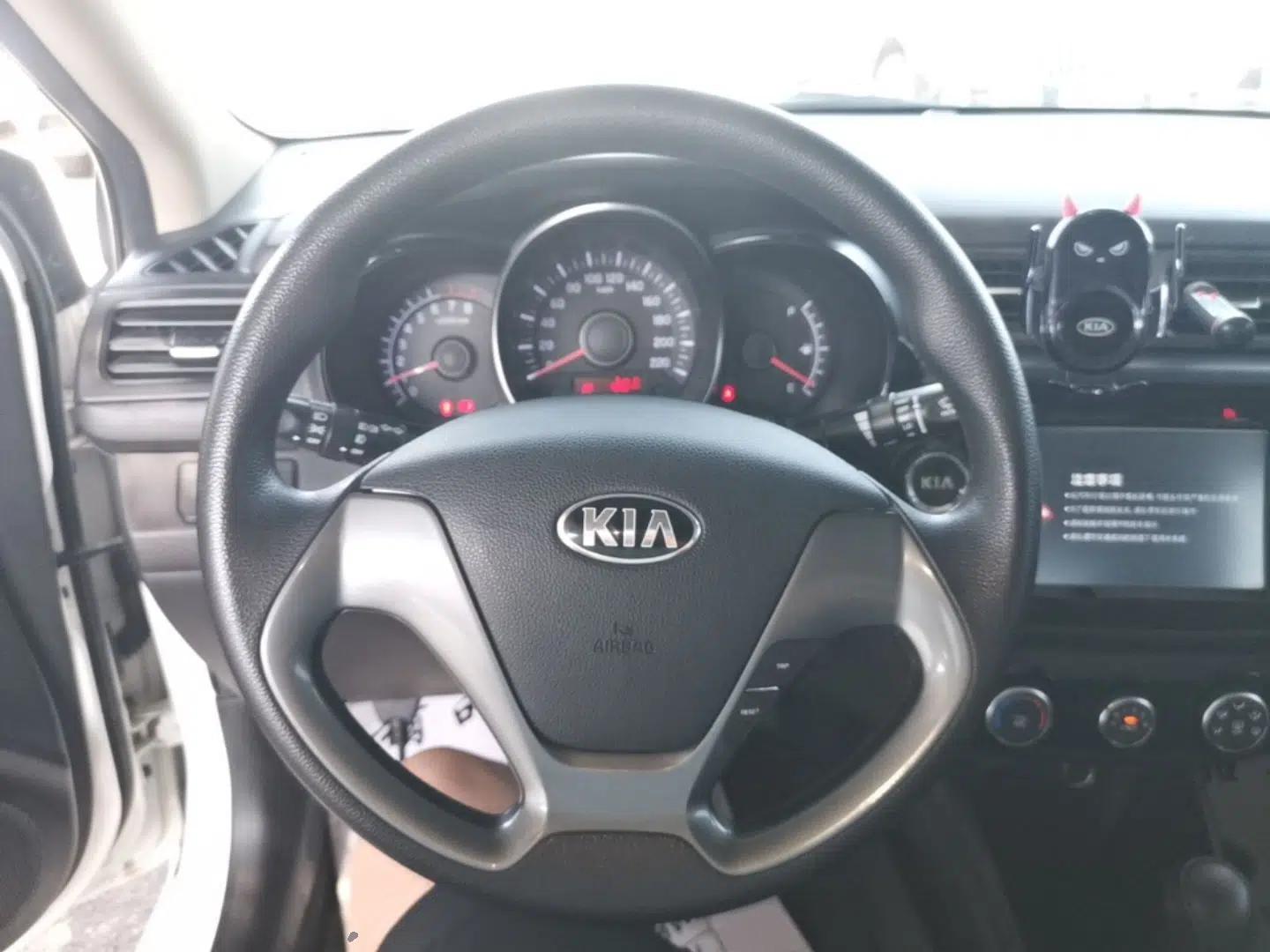 Kia K2 2015 Sedan 1.4L Automatic GLS — миниатюра 13