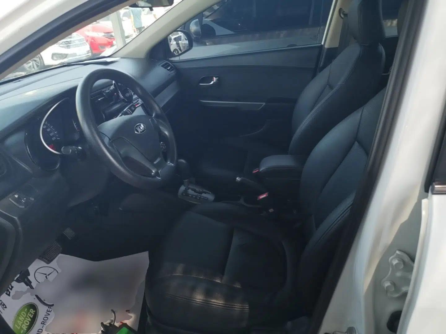 Kia K2 2015 Sedan 1.4L Automatic GLS — миниатюра 17