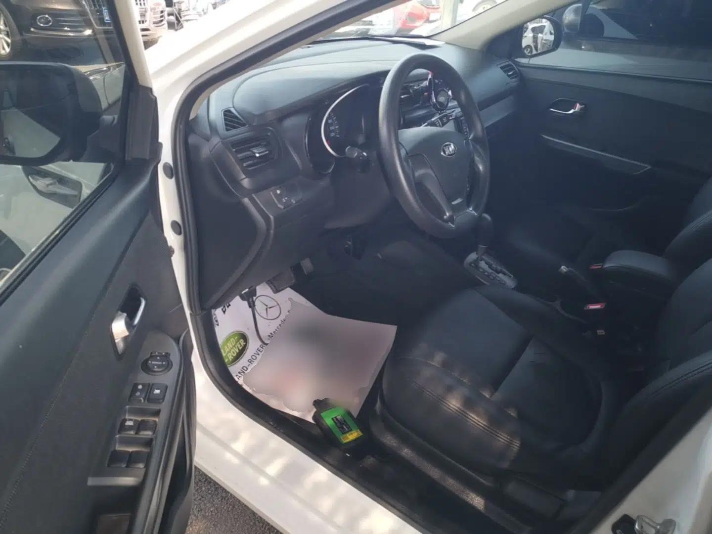 Kia K2 2015 Sedan 1.4L Automatic GLS — миниатюра 18