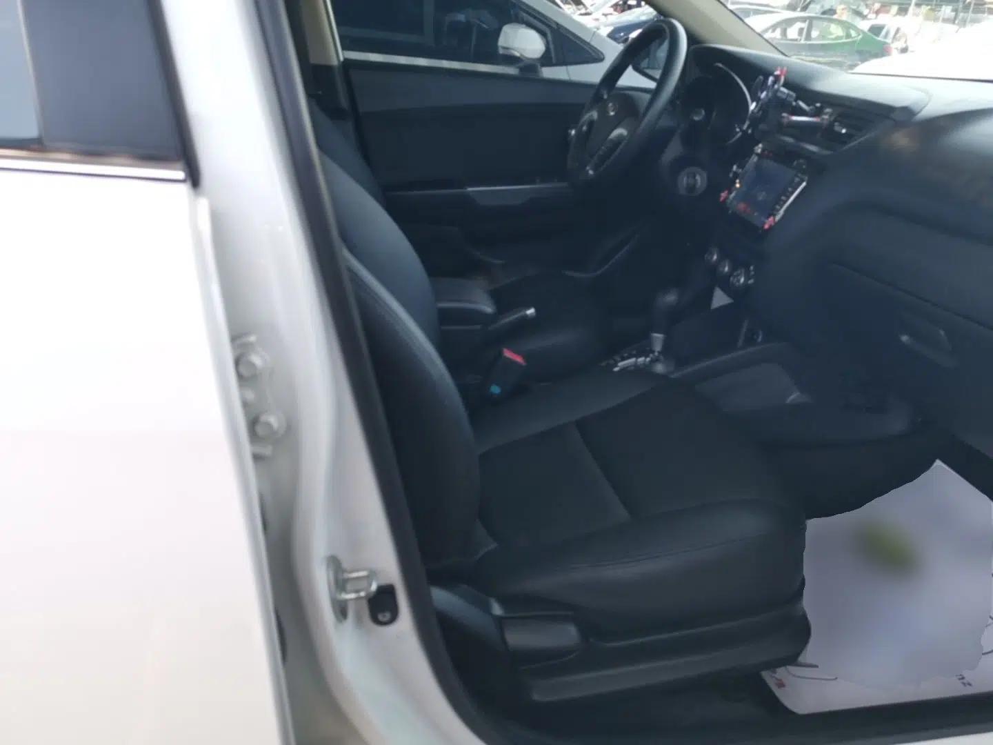 Kia K2 2015 Sedan 1.4L Automatic GLS — миниатюра 19