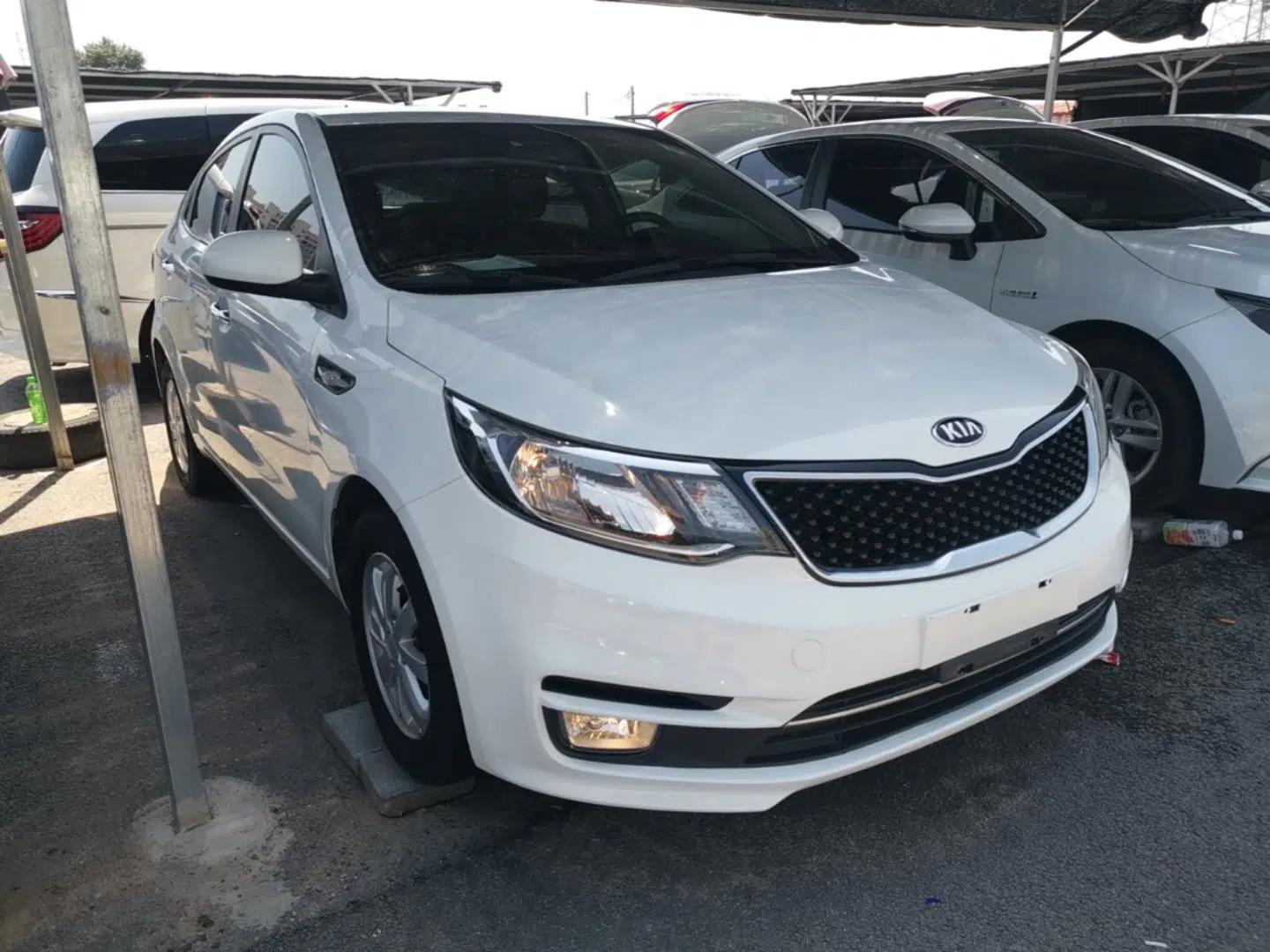 Kia K2 2015 Sedan 1.4L Automatic GLS — миниатюра 3