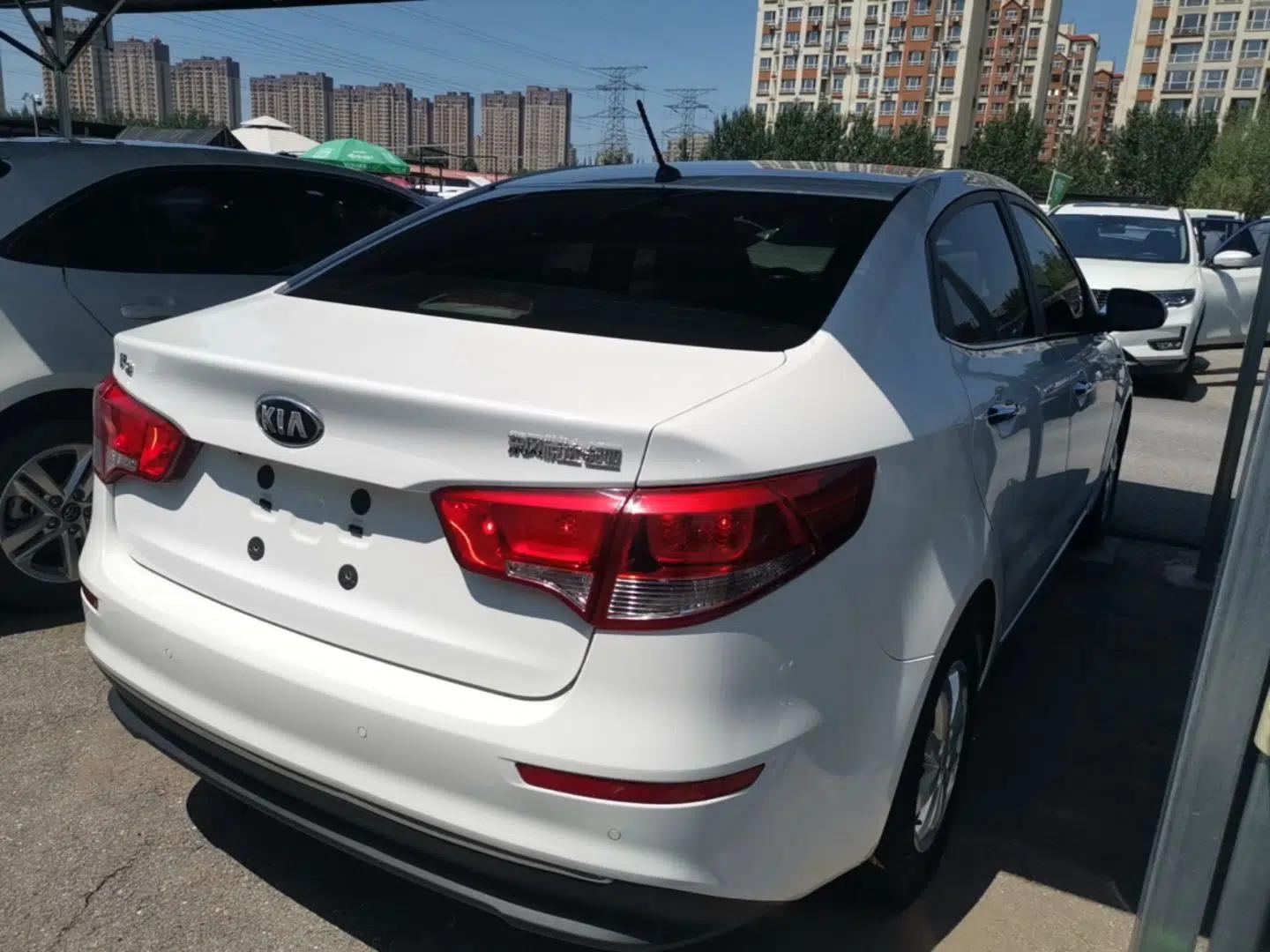 Kia K2 2015 Sedan 1.4L Automatic GLS — миниатюра 6