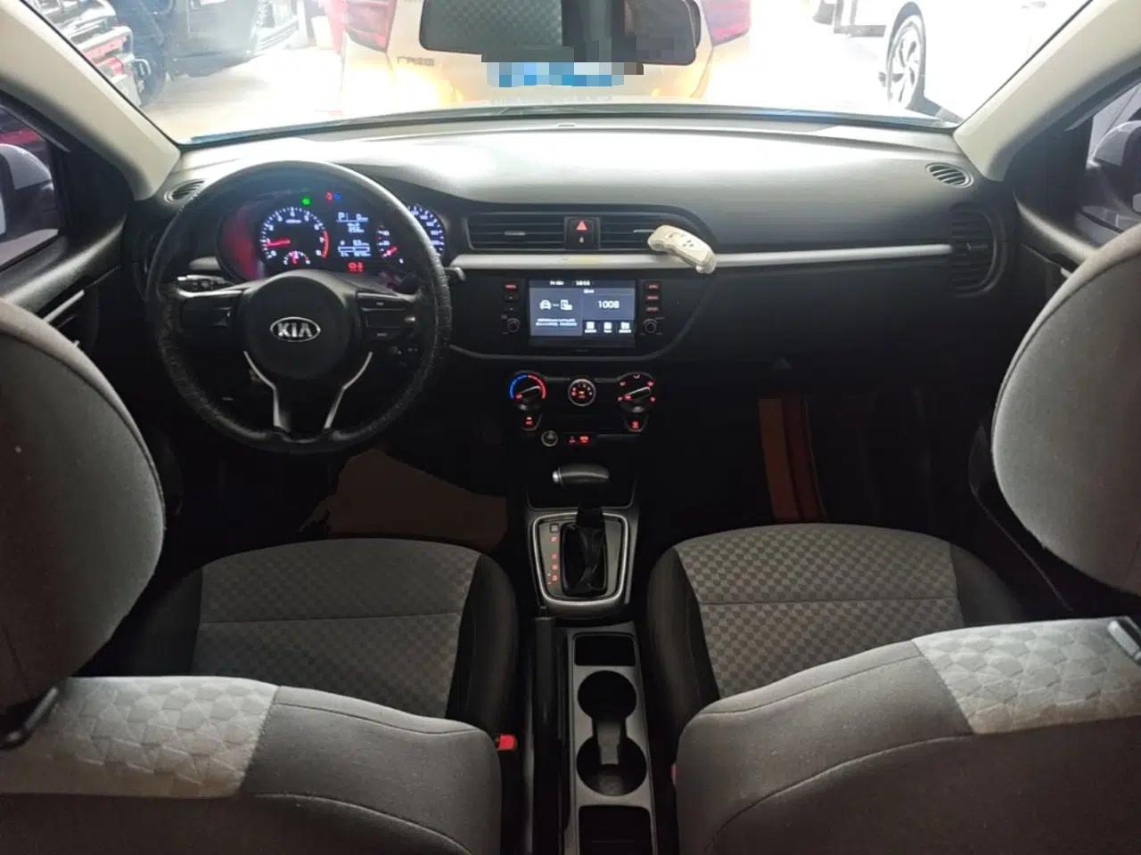 Kia K2 2017 Sedan 1.4L Automatic GLS — миниатюра 12