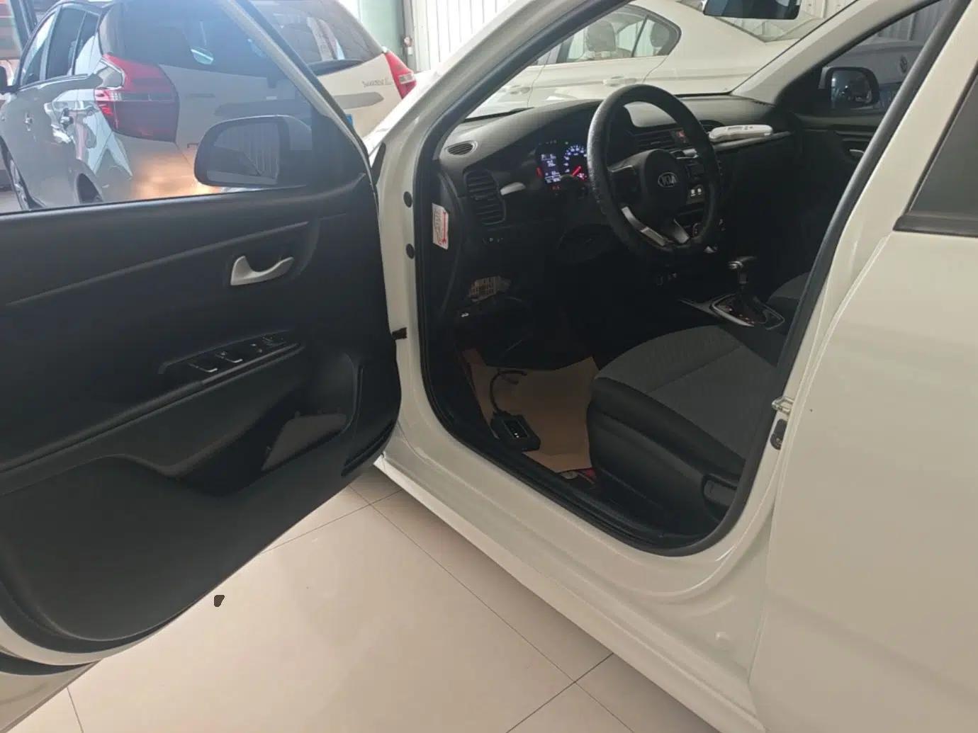 Kia K2 2017 Sedan 1.4L Automatic GLS — миниатюра 18