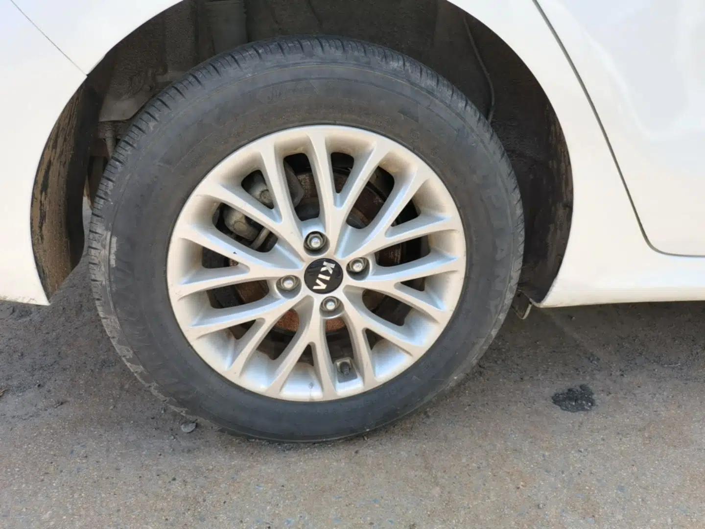 Kia K2 2017 Sedan 1.4L Automatic GLS — миниатюра 11