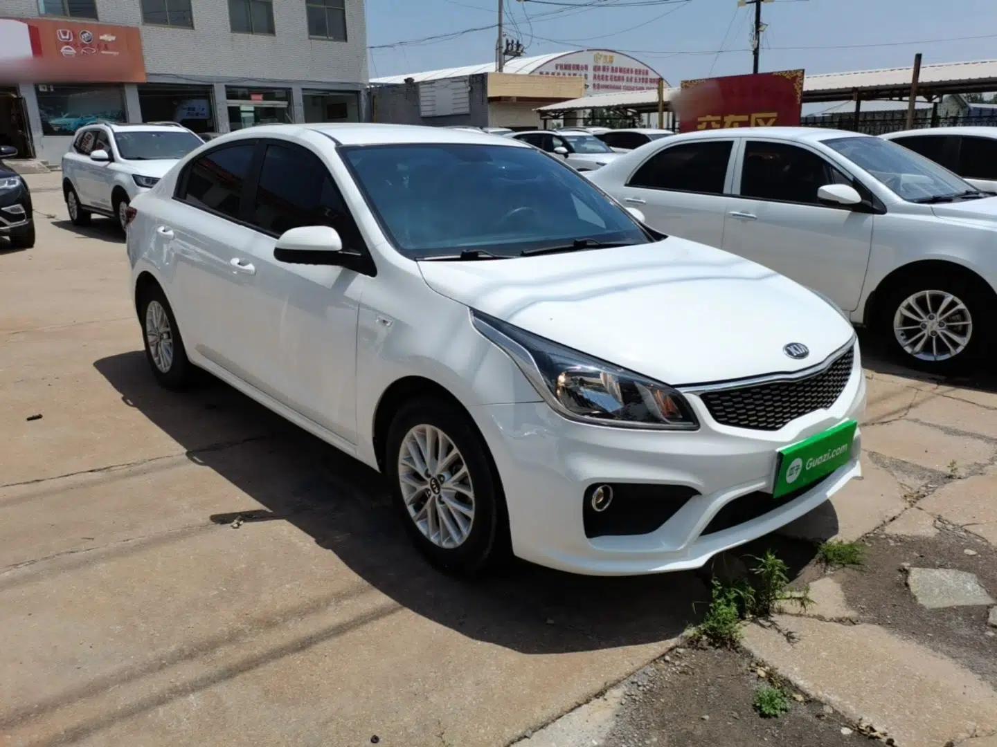 Kia K2 2017 Sedan 1.4L Automatic GLS — миниатюра 3