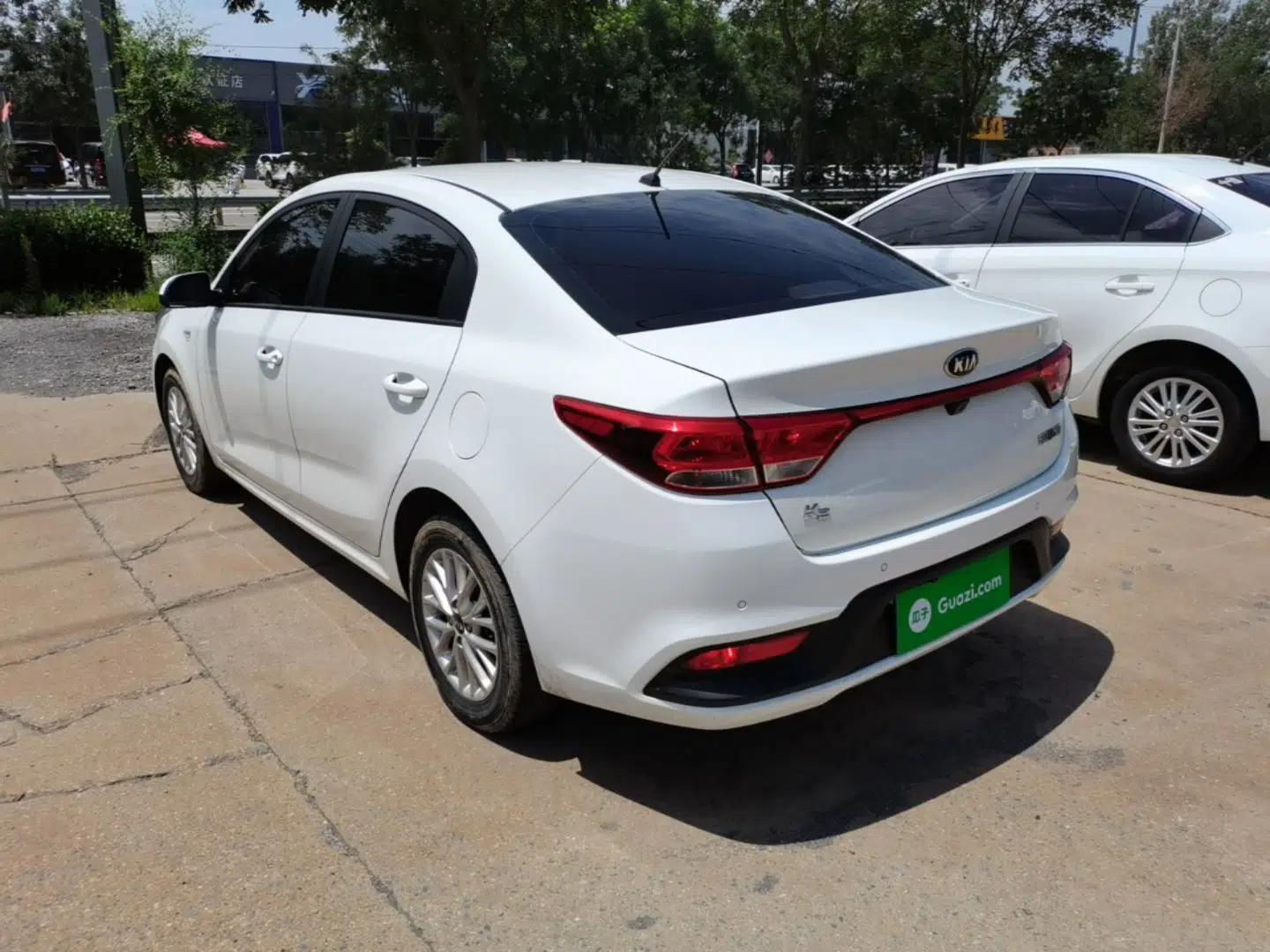 Kia K2 2017 Sedan 1.4L Automatic GLS — миниатюра 4