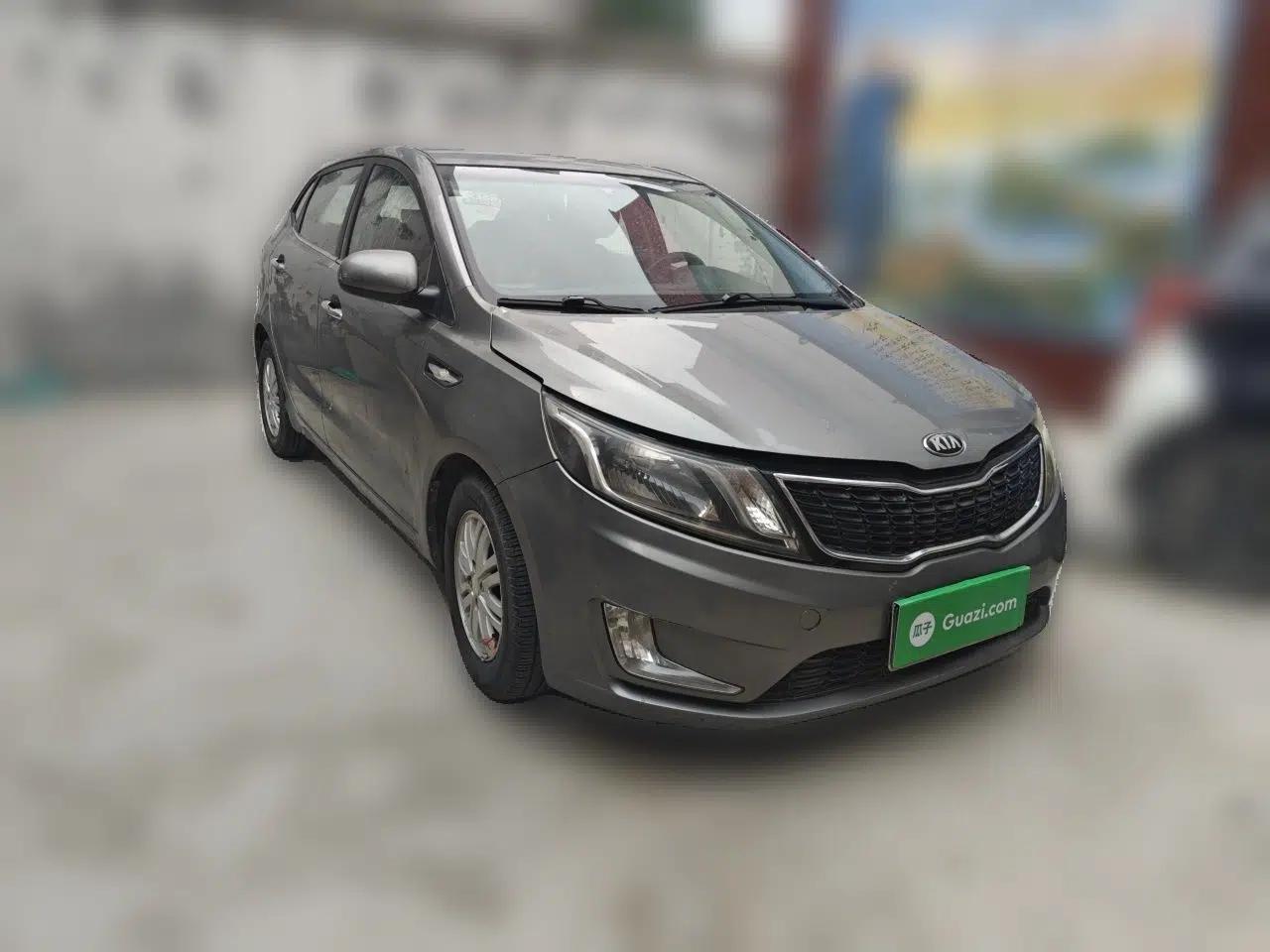Kia K2 2012 Hatchback 1.4L Automatic Cool Edition — миниатюра 3