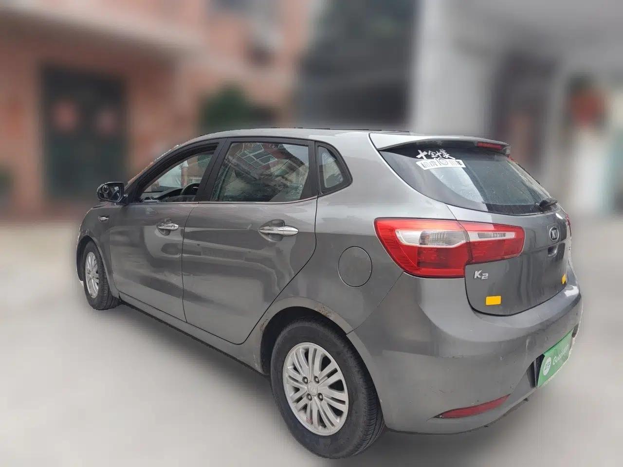 Kia K2 2012 Hatchback 1.4L Automatic Cool Edition — миниатюра 4