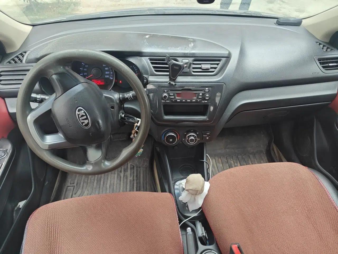 Kia K2 2012 Hatchback 1.4L Automatic Cool Edition — миниатюра 9