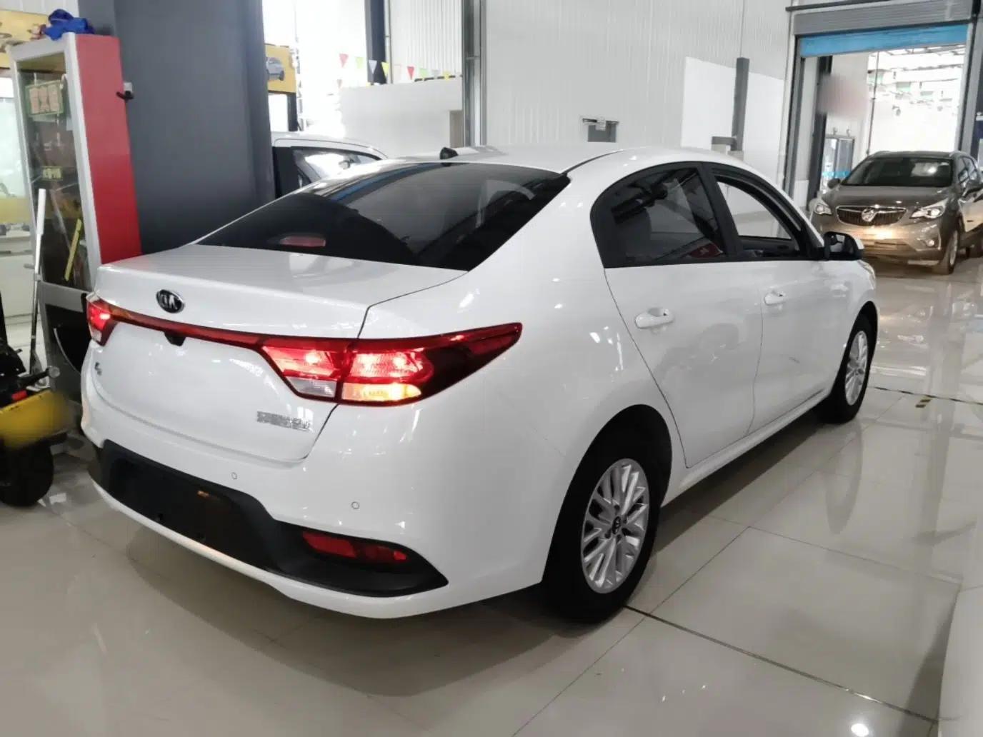 Kia K2 2017 Sedan 1.4L Automatic GLS — миниатюра 6