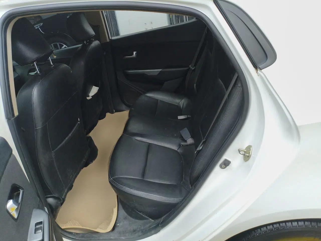 Kia K2 2015 Sedan 1.4L MT GLS — миниатюра 14