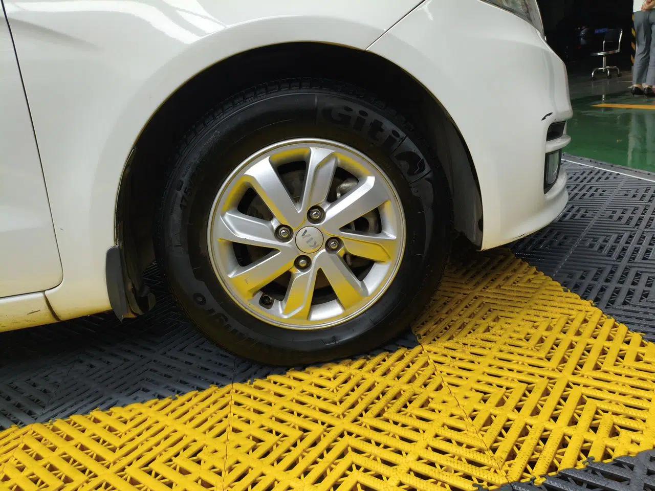 Kia K2 2015 Sedan 1.4L MT GLS — миниатюра 5