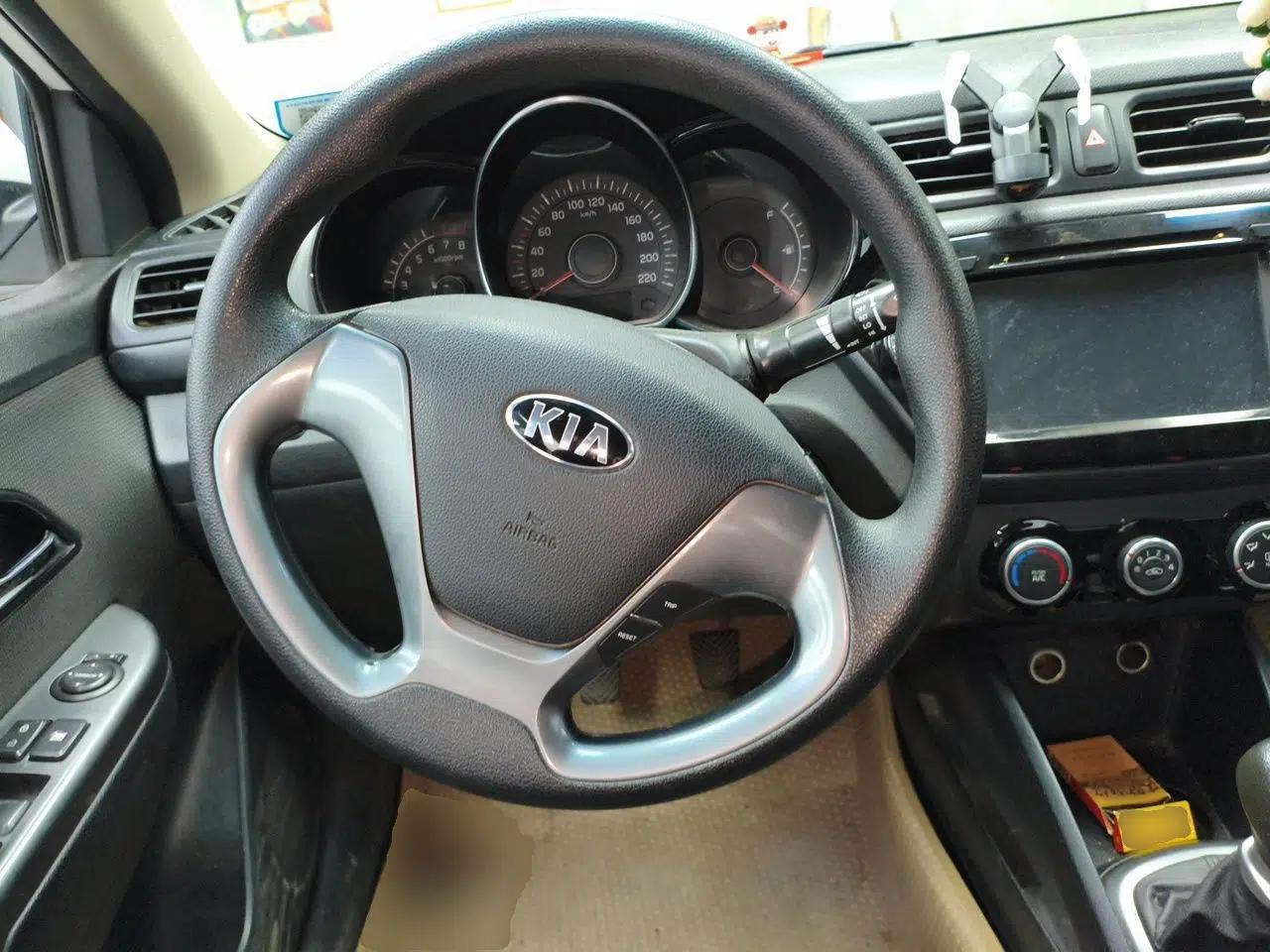 Kia K2 2015 Sedan 1.4L MT GLS — миниатюра 7