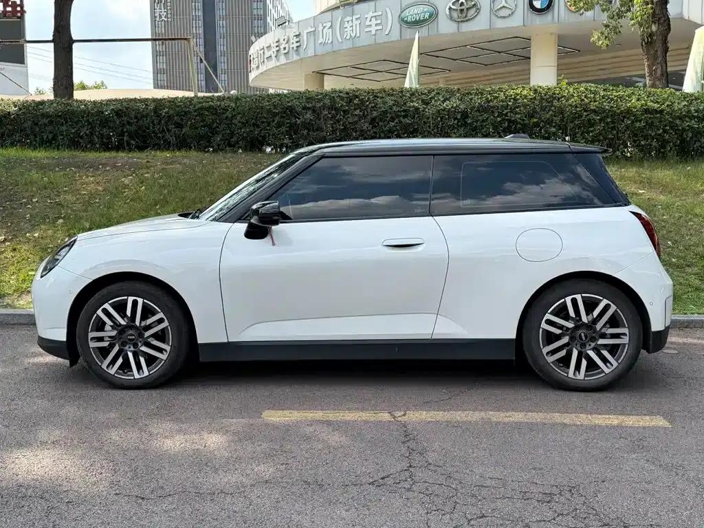 2025 Electric MINI Cooper (456km/h) - Cooper E Classic — миниатюра 3