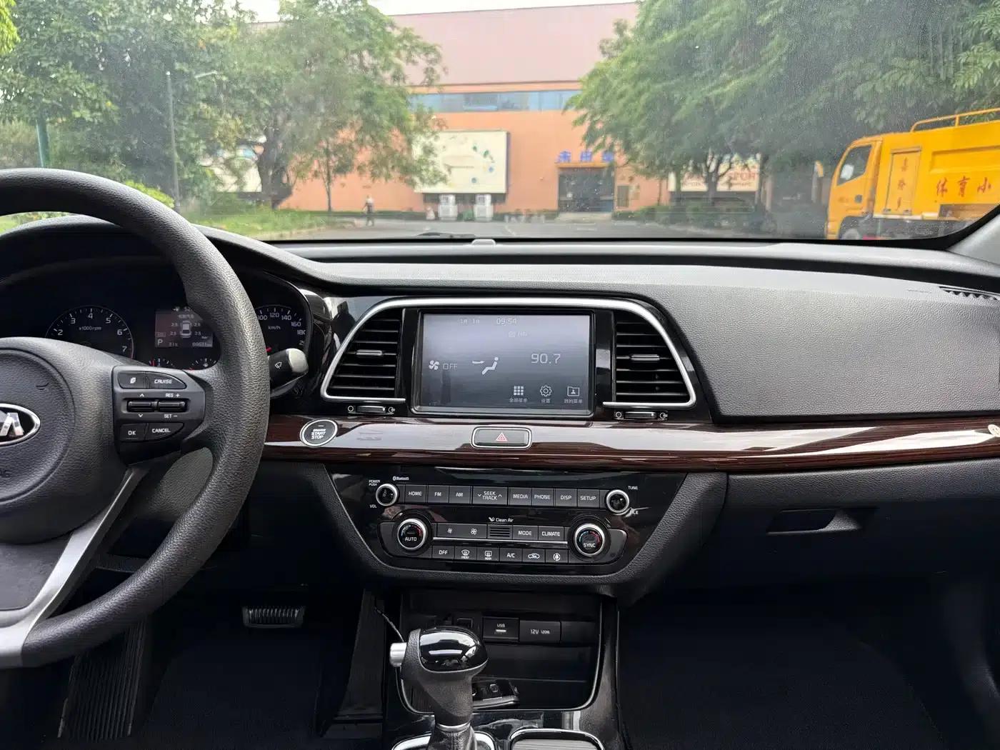 K5 2017 1.8L Automatic GLS — миниатюра 12
