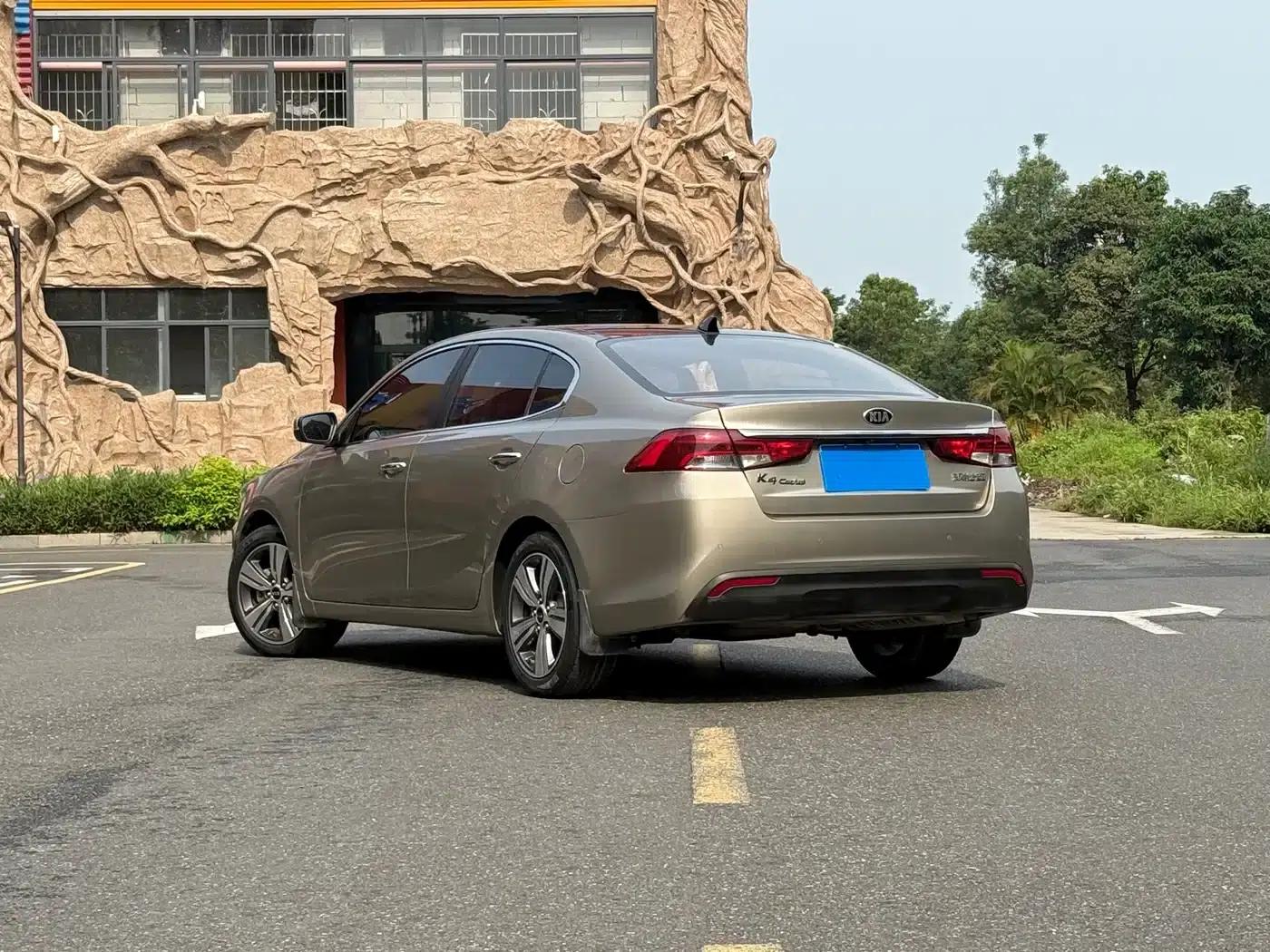 K5 2017 1.8L Automatic GLS — миниатюра 4