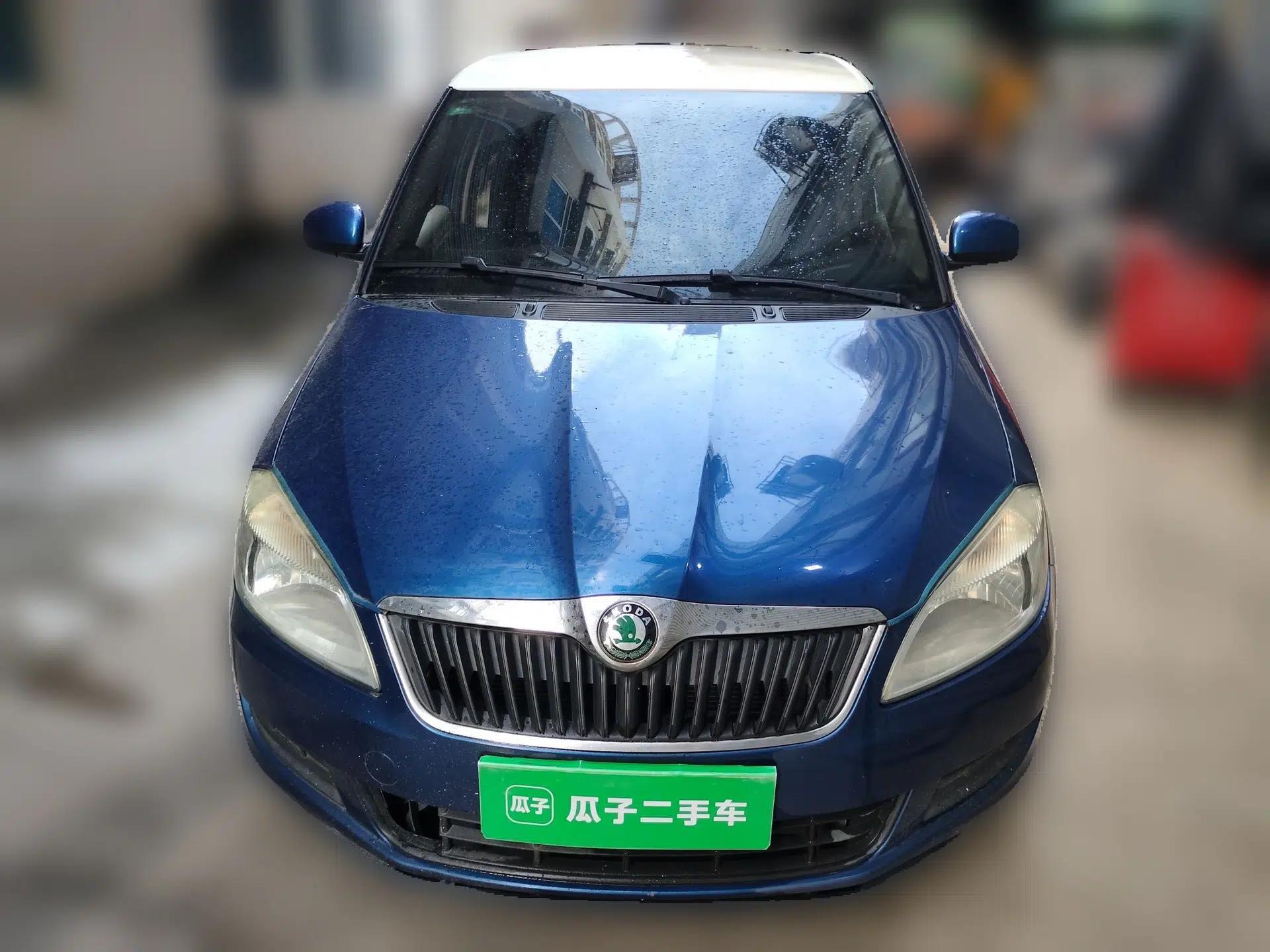 Skoda Fabia 2012 1.4L Automatic Crystal Edition — миниатюра 2