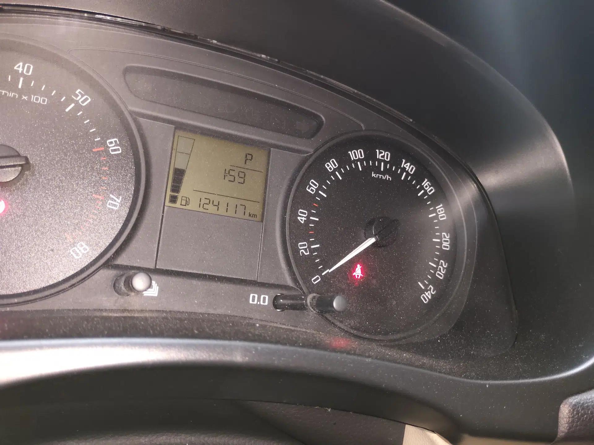 Skoda Fabia 2012 1.4L Automatic Crystal Edition — миниатюра 12