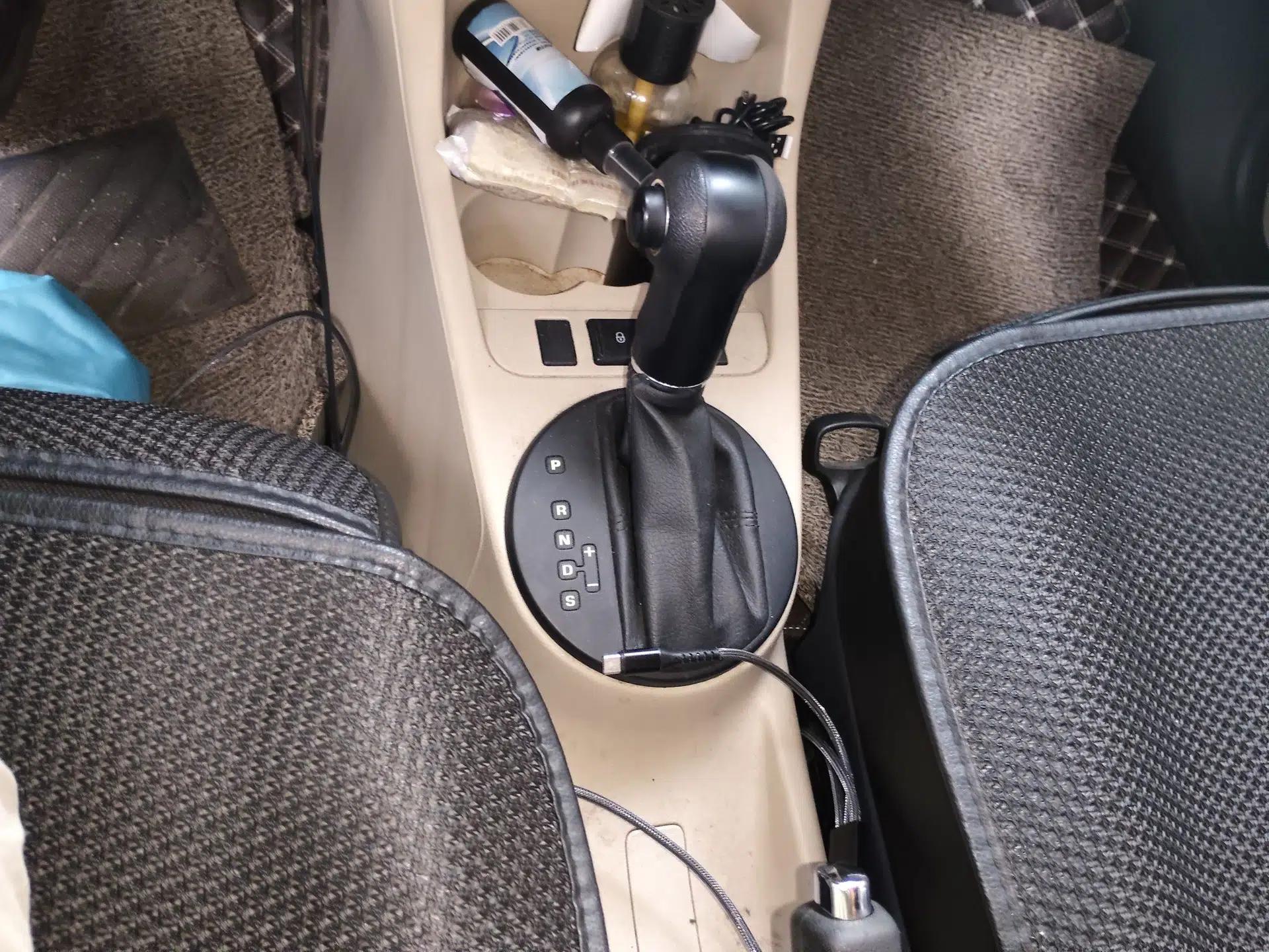 Skoda Fabia 2012 1.4L Automatic Crystal Edition — миниатюра 14